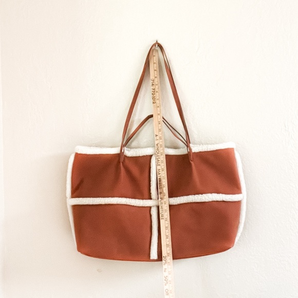 Universal Thread Target XL Brown Sherpa Tote Huge! - Picture 3 of 12